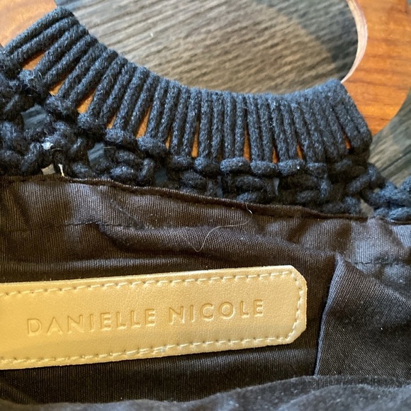 Danielle Nicole Macrame crossbody Fringe bag. Black with Wooden handles. - Picture 6 of 8